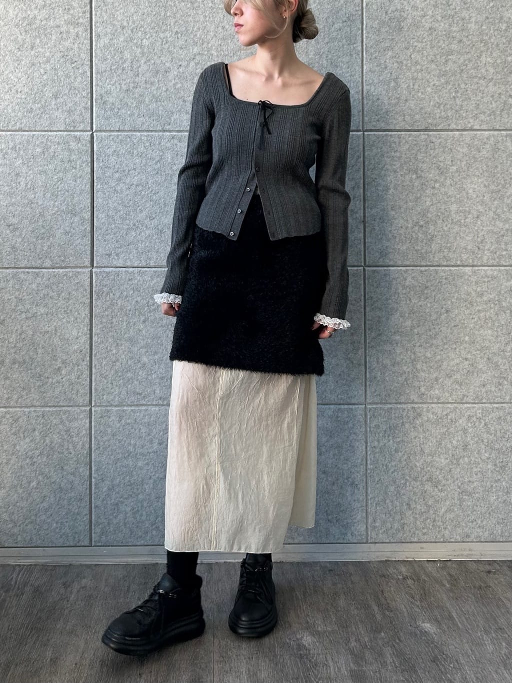 honoka Aさんの「CODE A｜feather mini skirt」を使ったコーディネート
