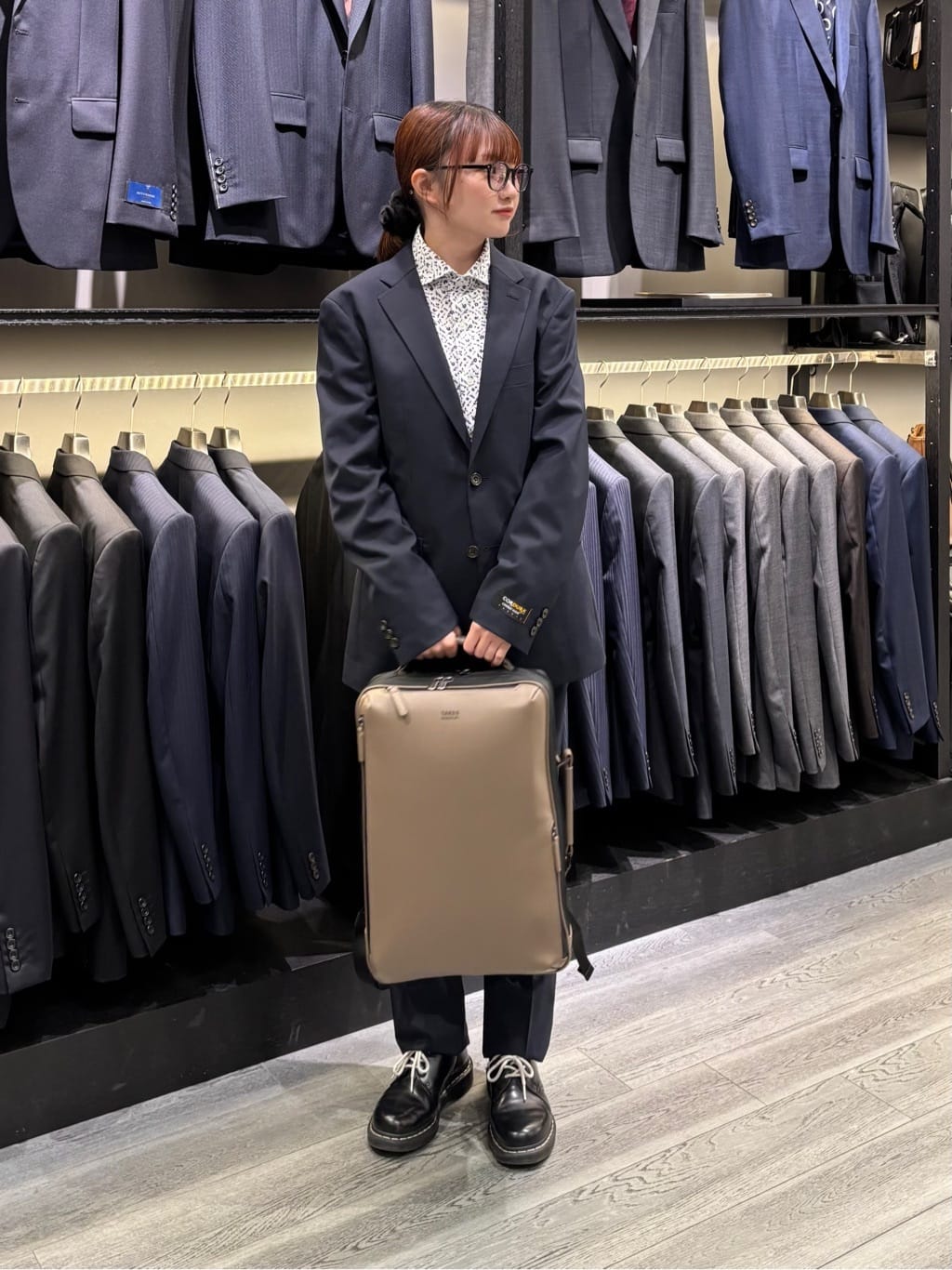 ウララさんの「TAKEO KIKUCHI｜【Begin掲載】コーデュラ（R）夏素材ウールトロ　ストレッチスーツ」を使ったコーディネート