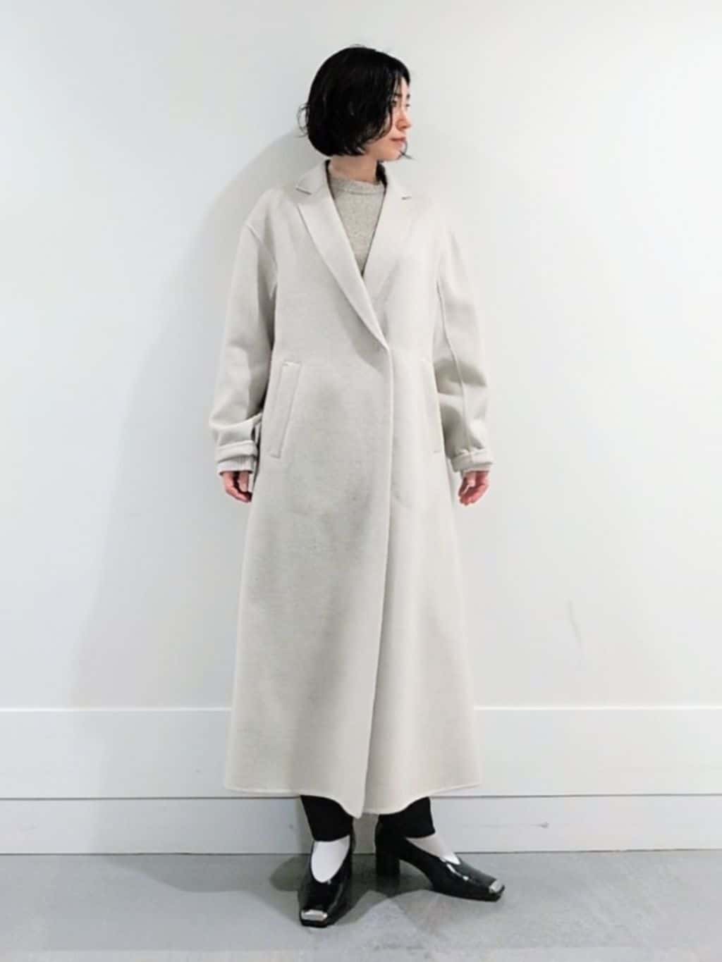 ミズタさんの「UNTITLED｜【ロング丈/軽やか】テーラード　リバーコート」を使ったコーディネート