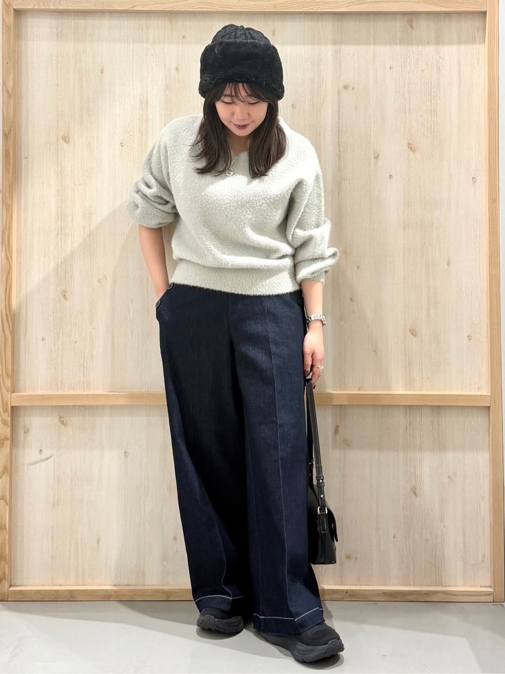 nanaさんの「THE SHOP TK｜【洗える】上品にきらめく フェザーラメニット」を使ったコーディネート