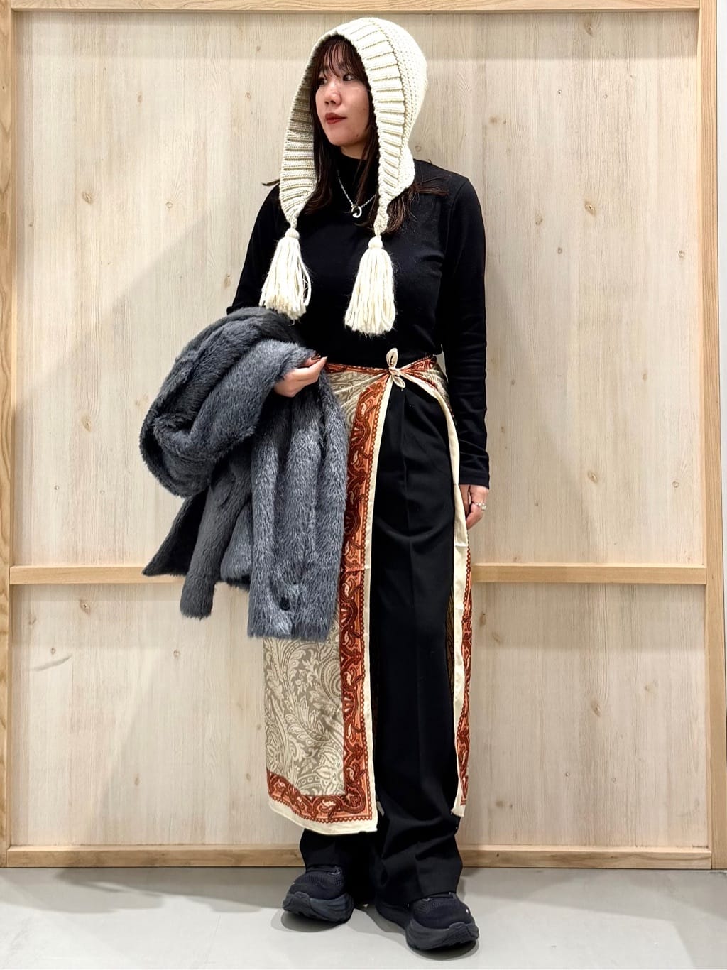 nanaさんの「THE SHOP TK｜纏うだけで大人上品 シャギーチェスターハーフコート」を使ったコーディネート