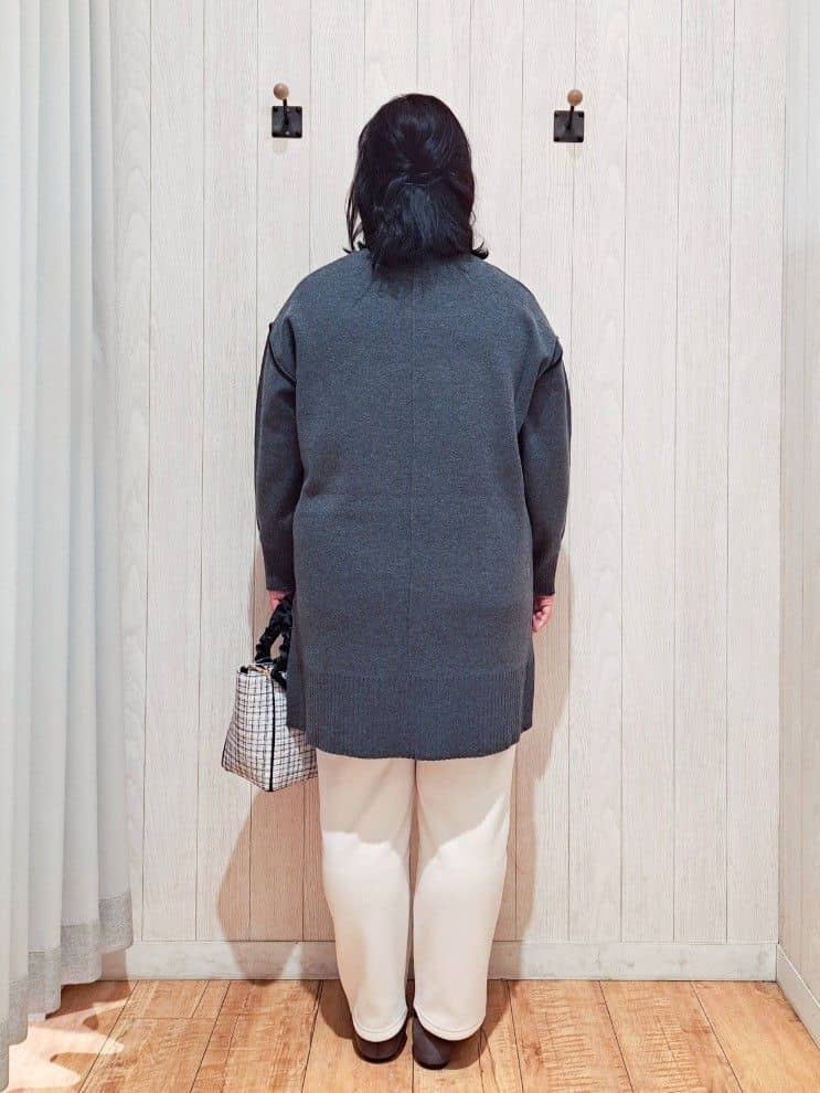 kotomiさんの「SHOO･LA･RUE｜【洗濯機可/毛玉レス】上品に体型カバー チュニックニットワンピース」を使ったコーディネート