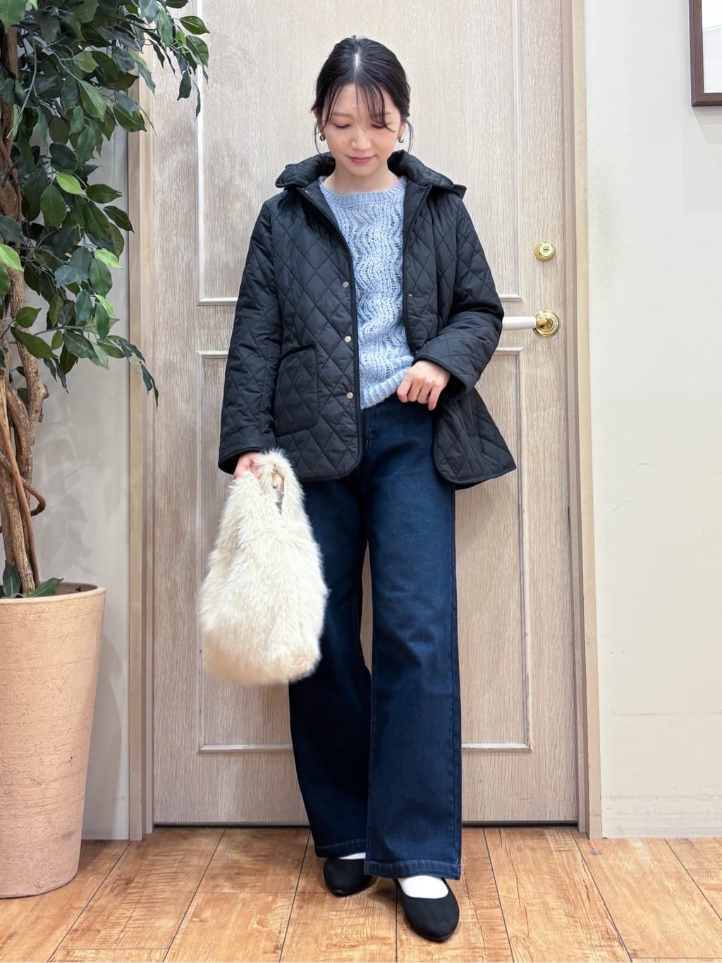 なみさんの「SHOO･LA･RUE｜【S-LL】ふんわり大人の 透かし編みニット」を使ったコーディネート