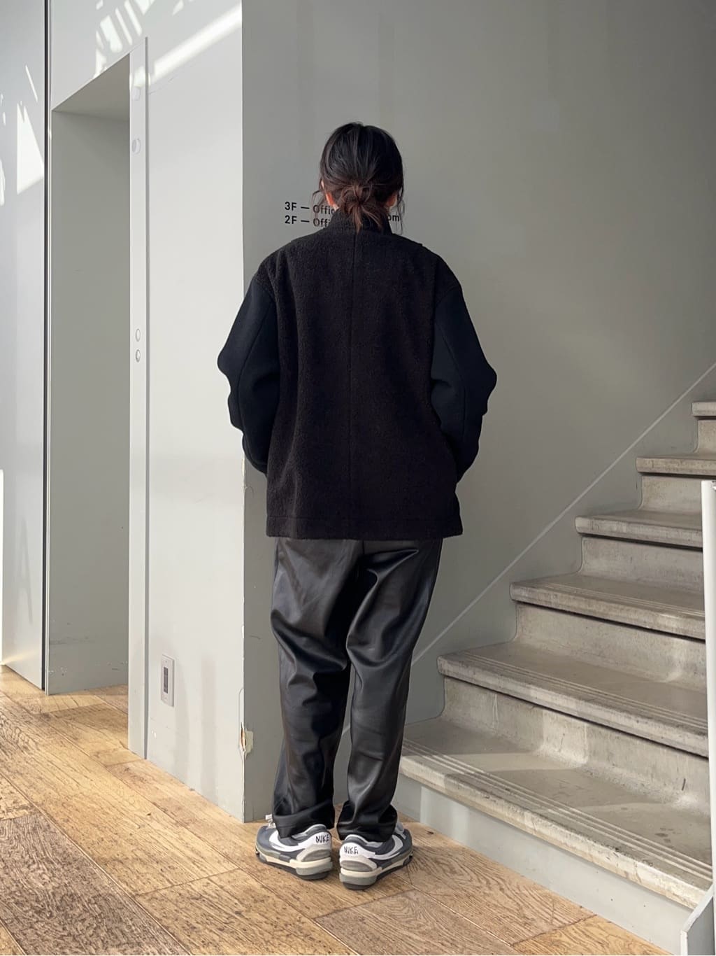 神野（jinno）さんの「TAKEO KIKUCHI｜【Air Palette Knit】ワンポイント カラーニット プルオーバー」を使ったコーディネート