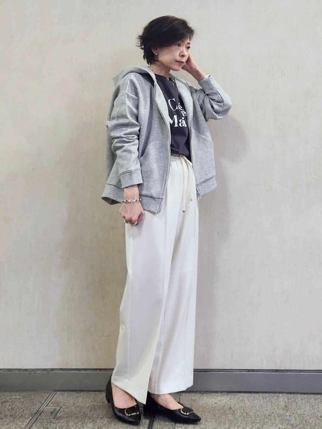 milkyさんの「OPAQUE.CLIP｜ロングロゴTシャツ【洗濯機OK】」を使ったコーディネート