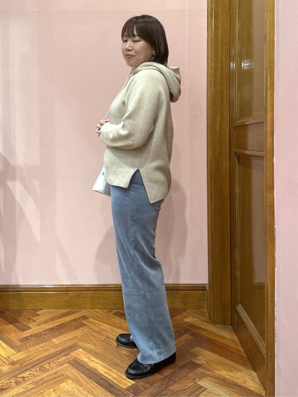 komatsuさんの「DRESSTERIOR｜コーデュロイイージーワイドパンツ」を使ったコーディネート