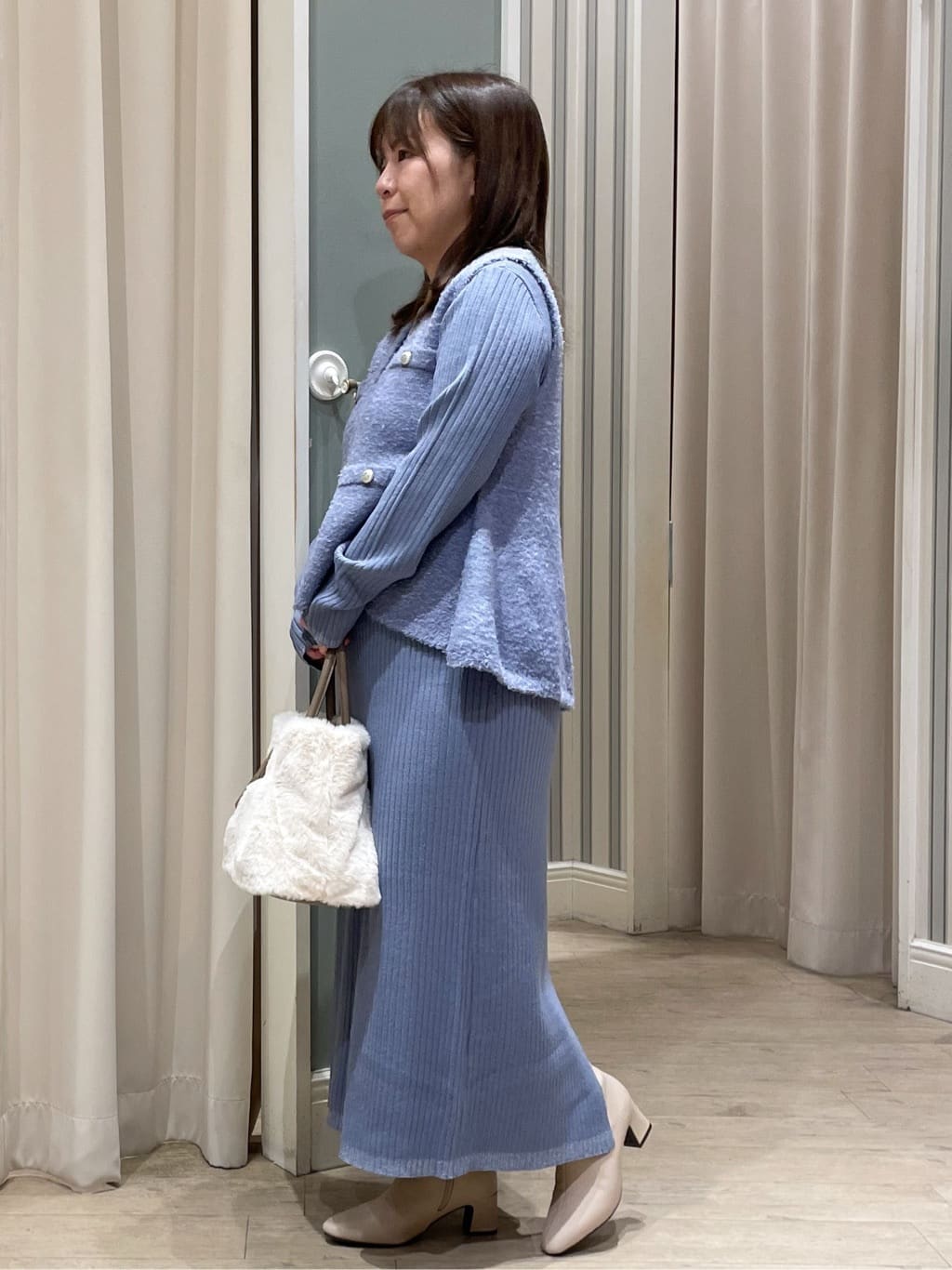 asaさんの「grove｜【2点SET/体型カバー】一枚で決まる、ペプラムベスト&times;ニットワンピース」を使ったコーディネート