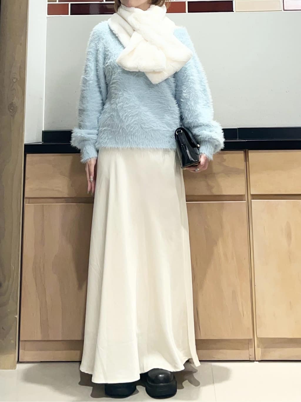 かのさんの「THE SHOP TK｜着るたびときめく ふんわりフェザーシャギーニット」を使ったコーディネート