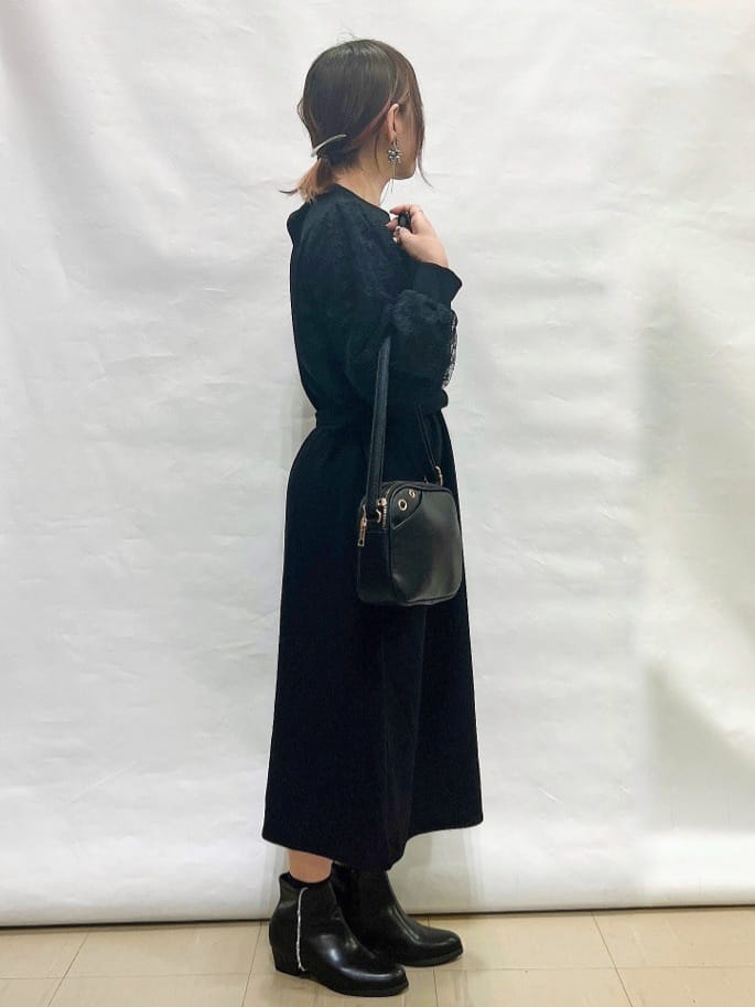 YUIさんの「SHOO･LA･RUE｜【S-LL】お袖チュールレース切り替えワンピース」を使ったコーディネート