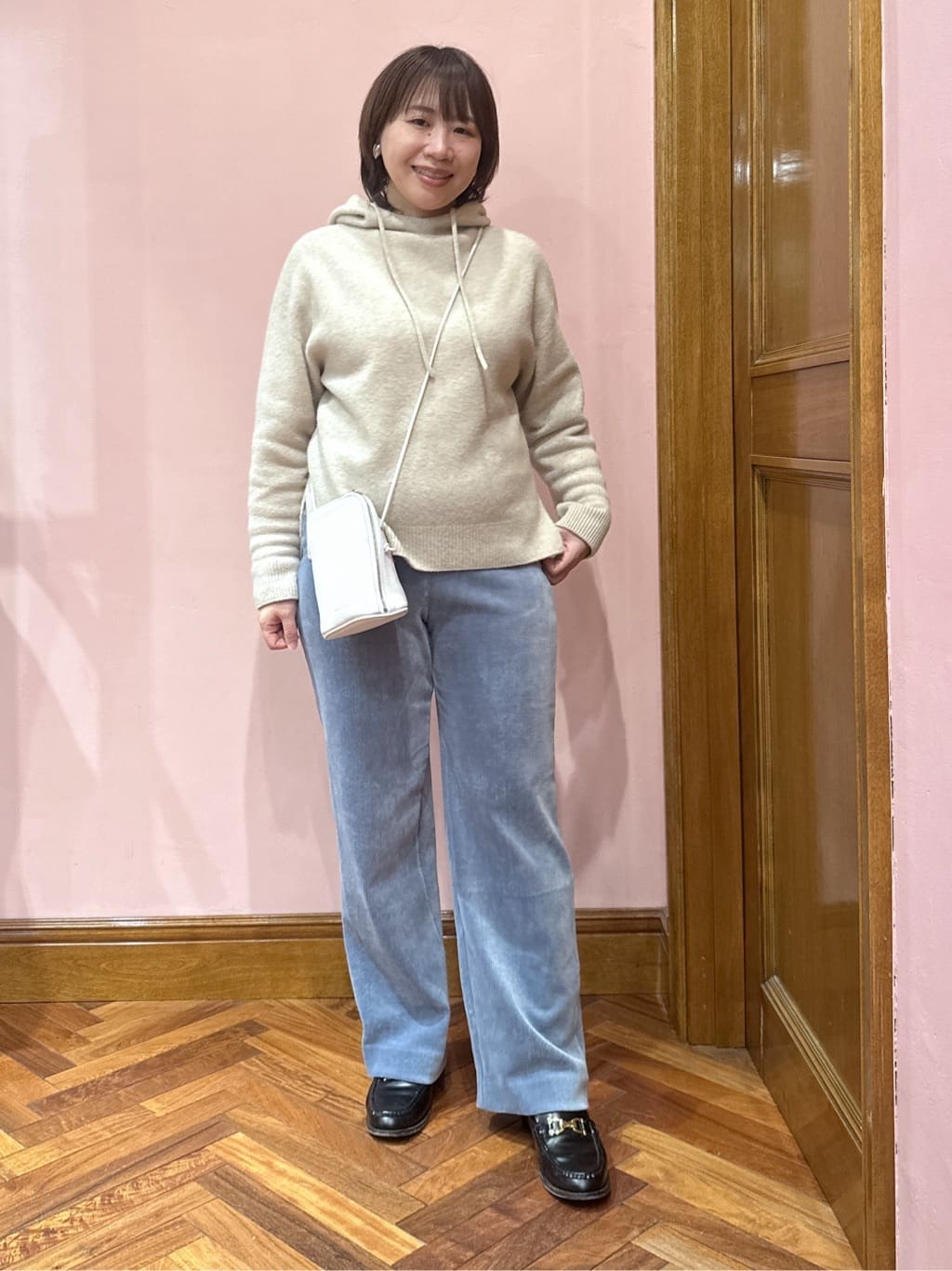 komatsuさんの「DRESSTERIOR｜コーデュロイイージーワイドパンツ」を使ったコーディネート
