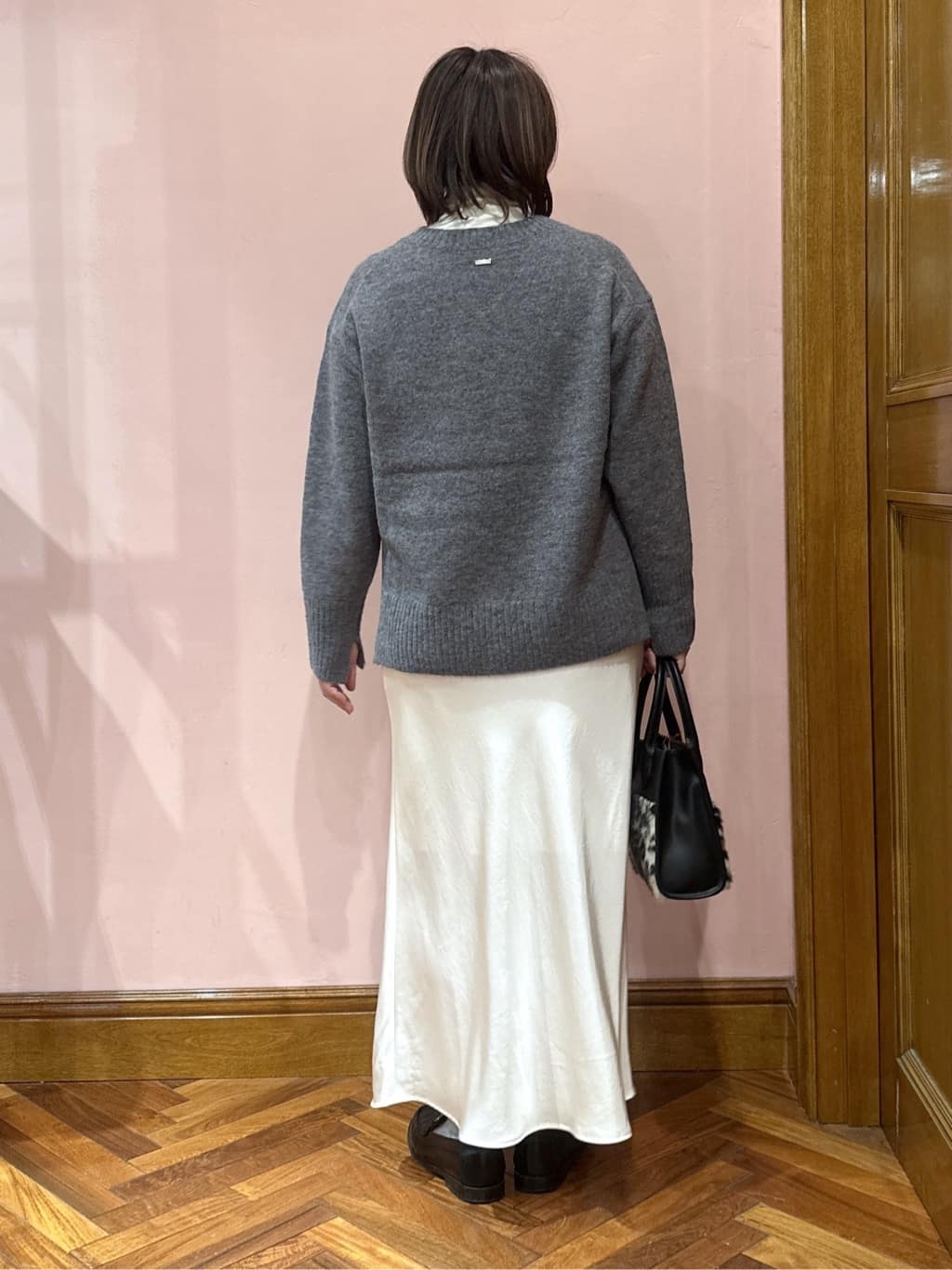 komatsuさんの「DRESSTERIOR｜アルパカブレンドVネックニット」を使ったコーディネート