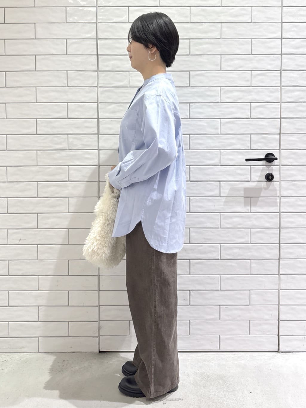 ayumiさんの「OPAQUE.CLIP｜バンドカラーシャツ【洗濯機OK】」を使ったコーディネート
