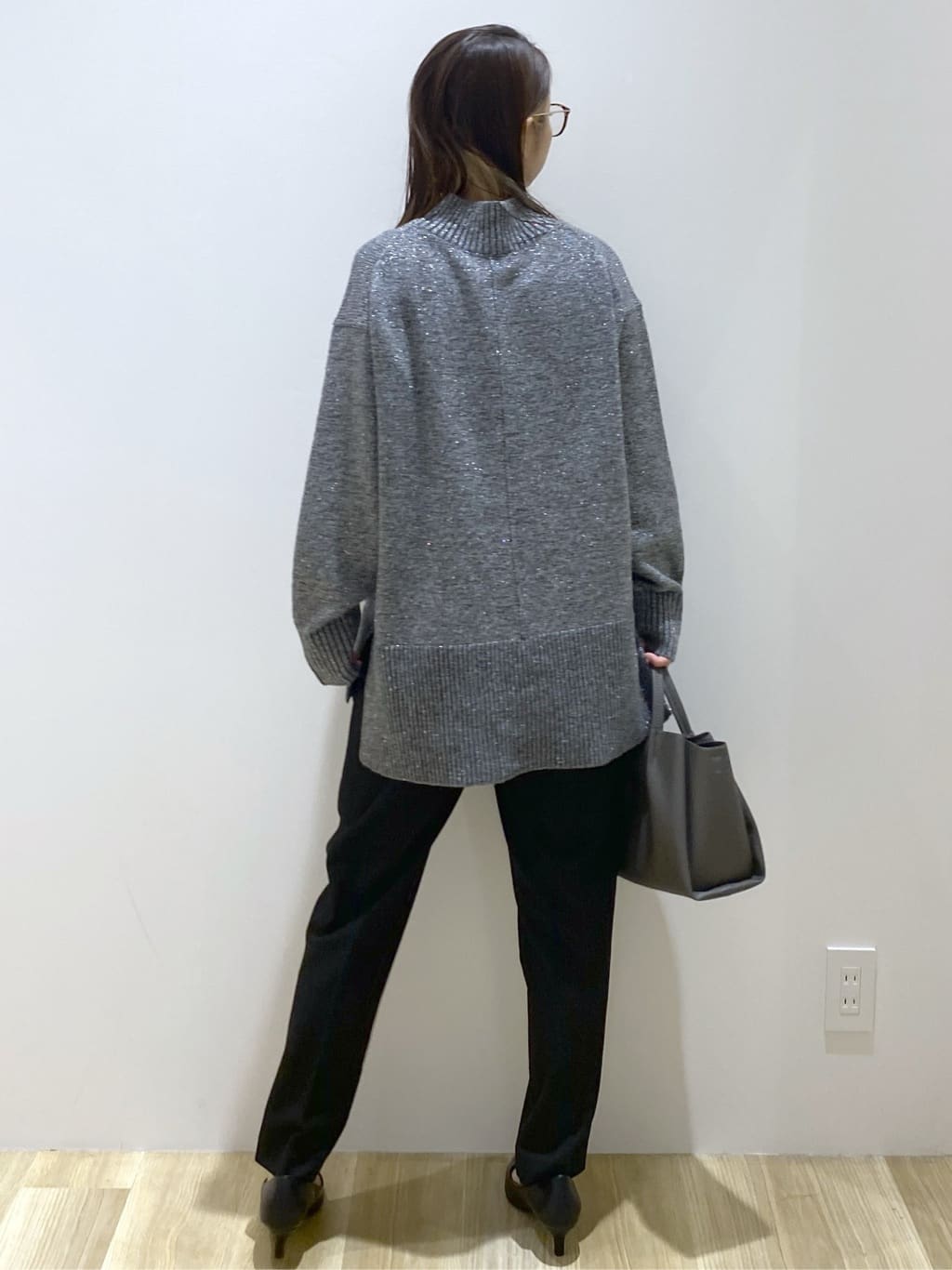 えりさんの「OPAQUE.CLIP｜ウォームタッチ イージーテーパードパンツ【洗濯機洗OK／ストレッチ】」を使ったコーディネート