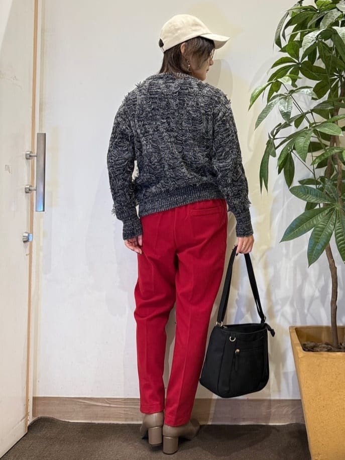 misakiさんの「SHOO･LA･RUE｜【S-LL】大人も着やすいシックなカラー 主役級フリンジニット」を使ったコーディネート