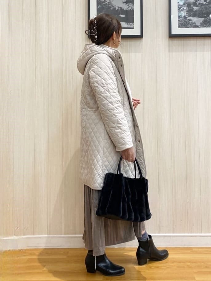 natsuさんの「SHOO･LA･RUE｜【撥水/フード取り外し可】自然にくびれる あったかダイヤ柄キルトコート【CIRCRIC】」を使ったコーディネート