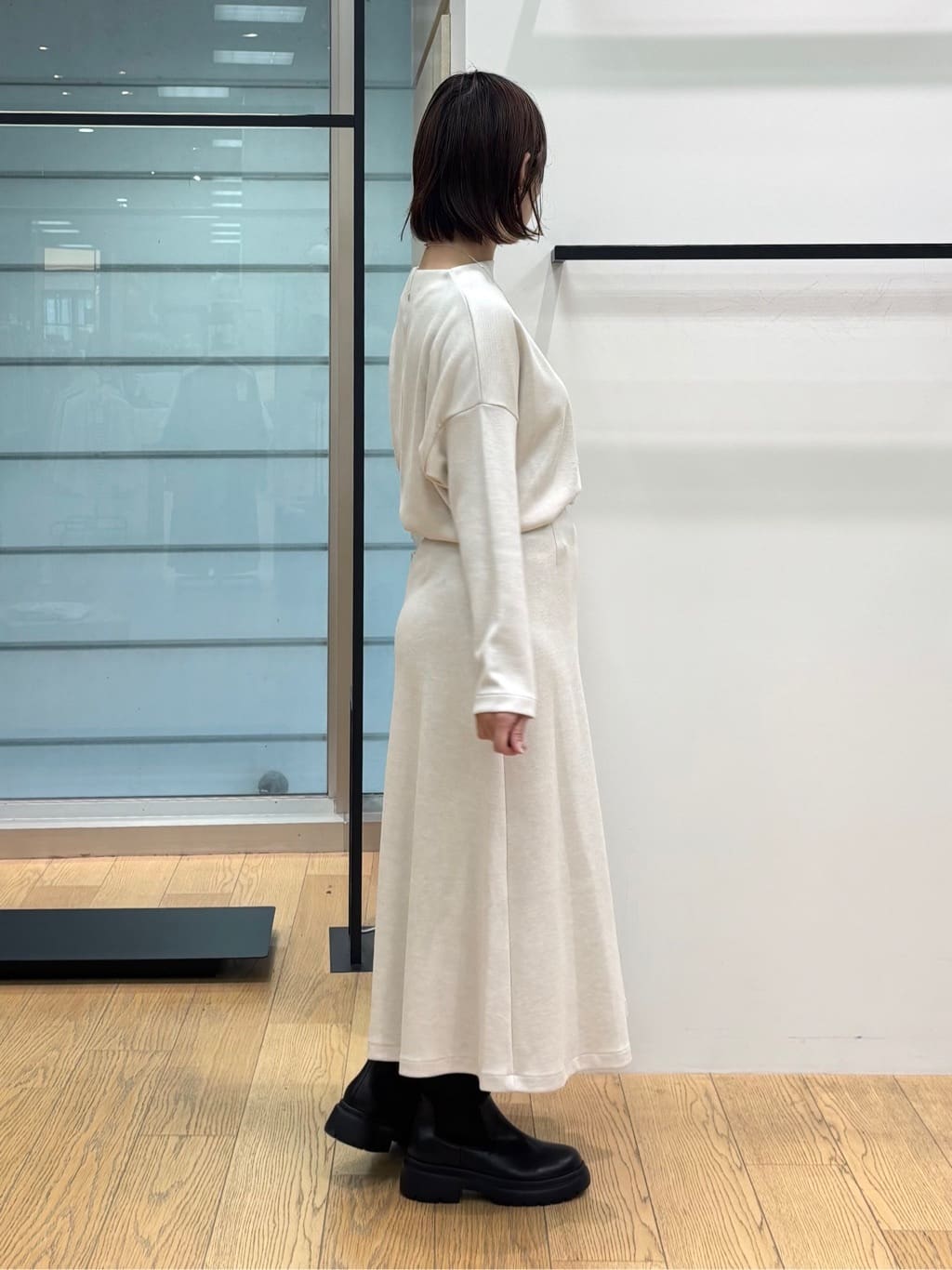 asamiさんの「INDIVI｜【SETUP可能／洗える／UVケア】ライトジャージ ボトルネックトップス」を使ったコーディネート