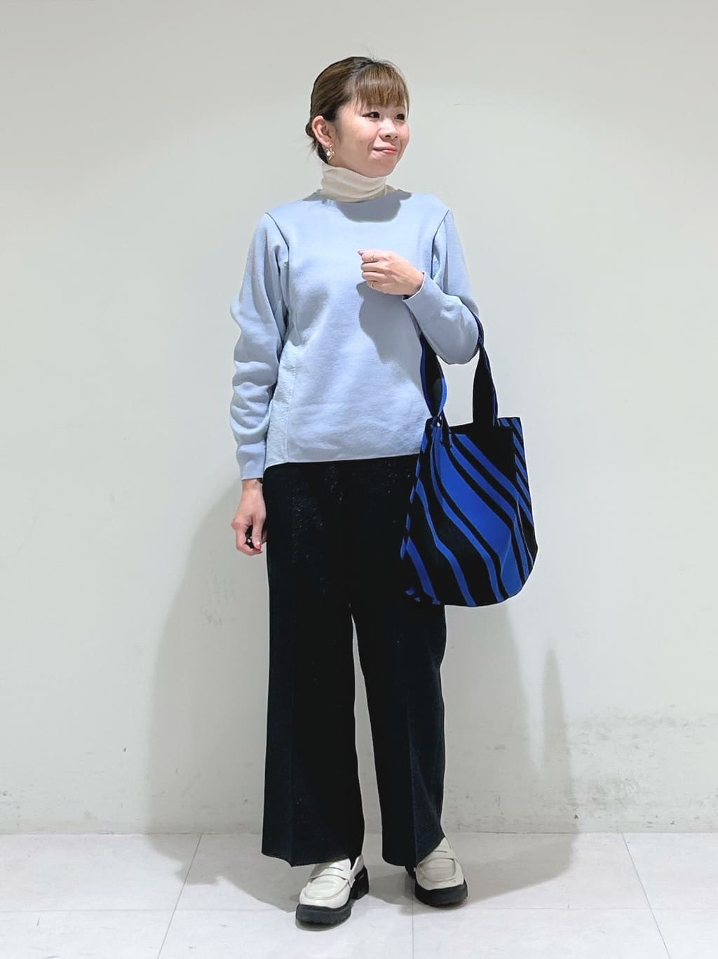 tsuyuさんの「INDIVI｜【撥水／洗える】ステッチレス ロングダウンコート」を使ったコーディネート