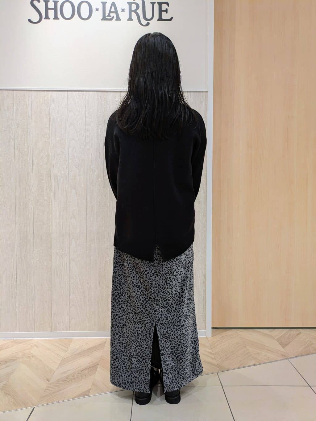 yuriさんの「SHOO･LA･RUE｜【あったか/洗濯機可/S-LL】主役になる 両面起毛 ベロアレオパード柄スカート」を使ったコーディネート