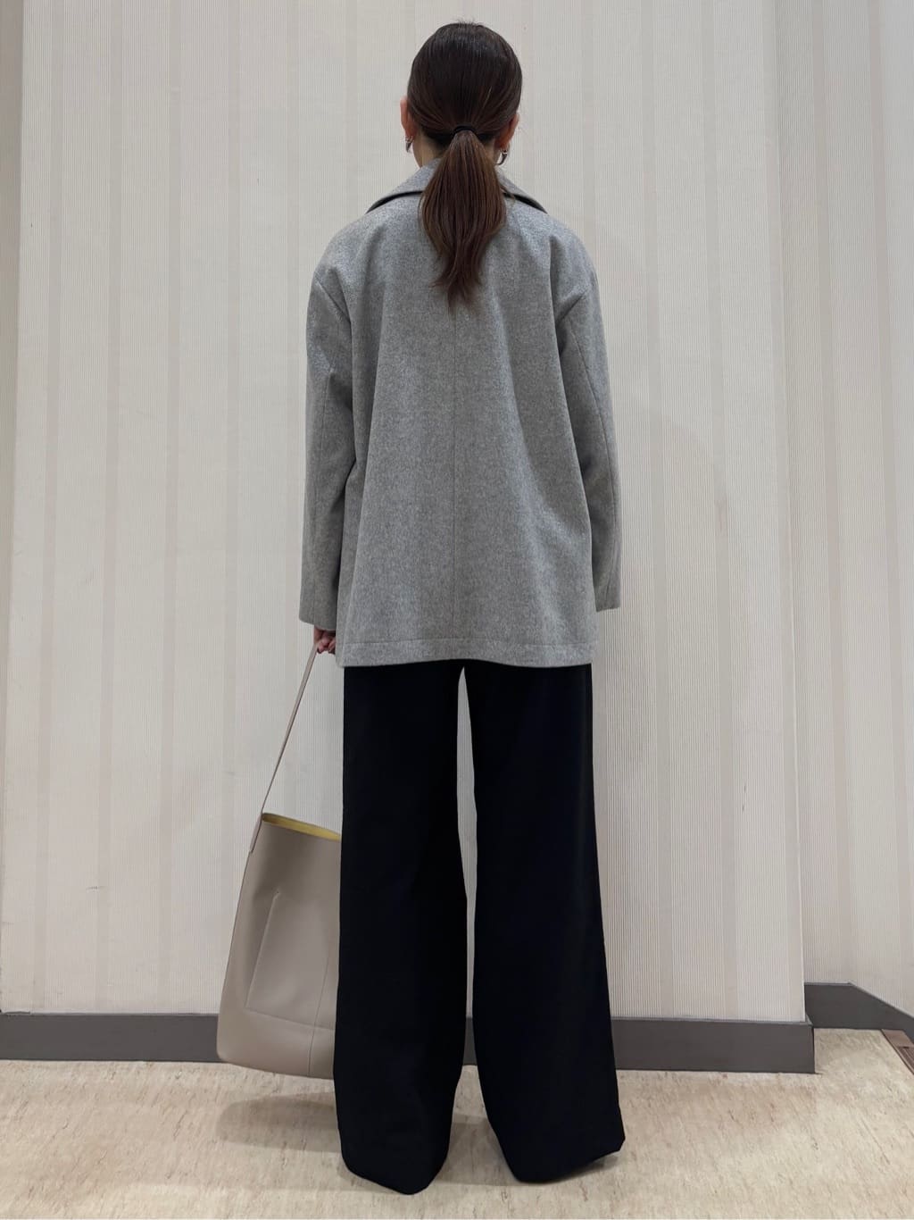 ちひさんの「INDIVI｜【洗える／チュニック丈／カシミヤ混】スリットデザインVネックニット」を使ったコーディネート