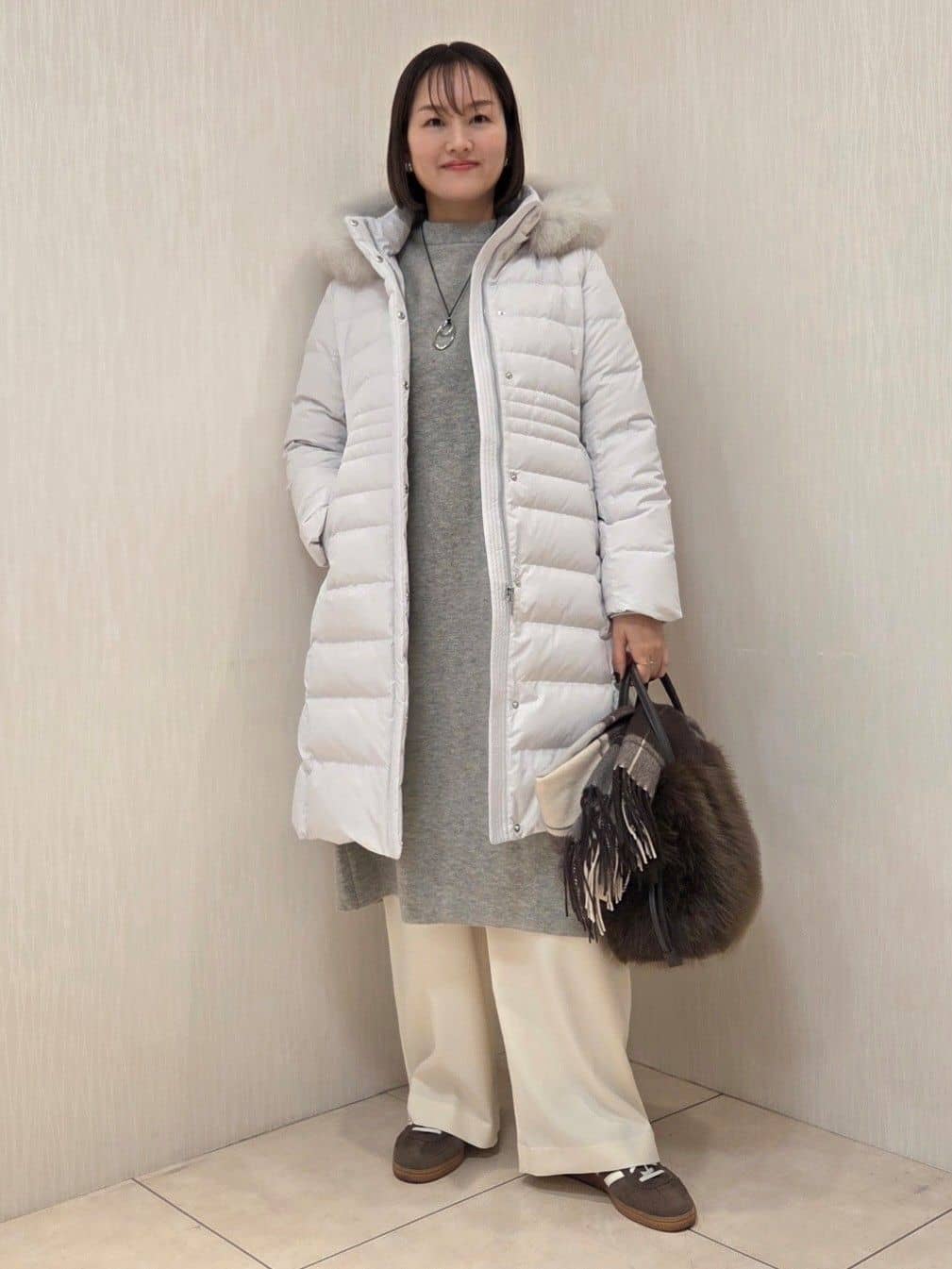 naokoさんの「UNTITLED｜【ロング丈/ゆったりシルエット】テントライン ニットワンピース」を使ったコーディネート
