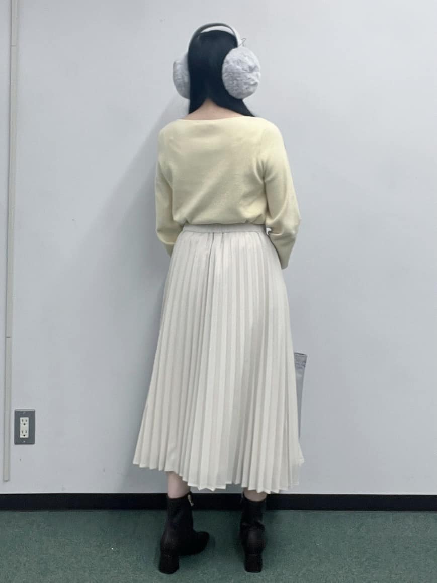 Hitomiさんの「index｜ラメスカラップビジューデザインニット【洗濯機OK】《6col／S～LL》」を使ったコーディネート