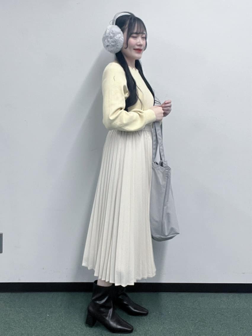 Hitomiさんの「index｜ラメスカラップビジューデザインニット【洗濯機OK】《6col／S～LL》」を使ったコーディネート