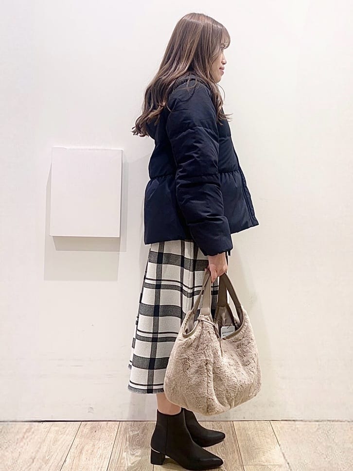 Ririさんの「index｜KAWADAダウンペプラムショートコート【撥水／洗濯機OK／静電気防止裏地】」を使ったコーディネート