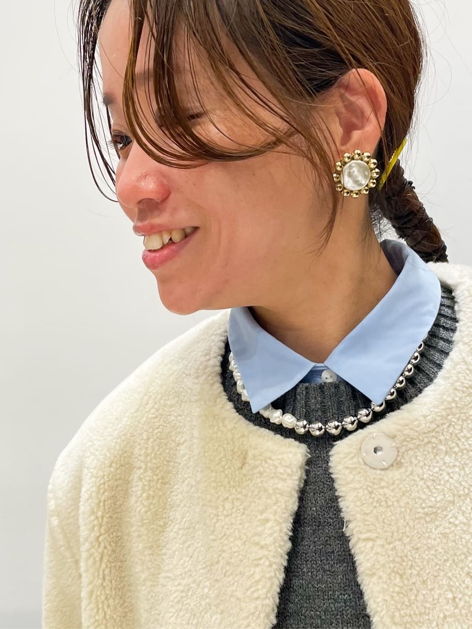 ともも。さんの「OPAQUE.CLIP｜ポケット刺繍レギュラーカラーシャツ【洗濯機OK】」を使ったコーディネート