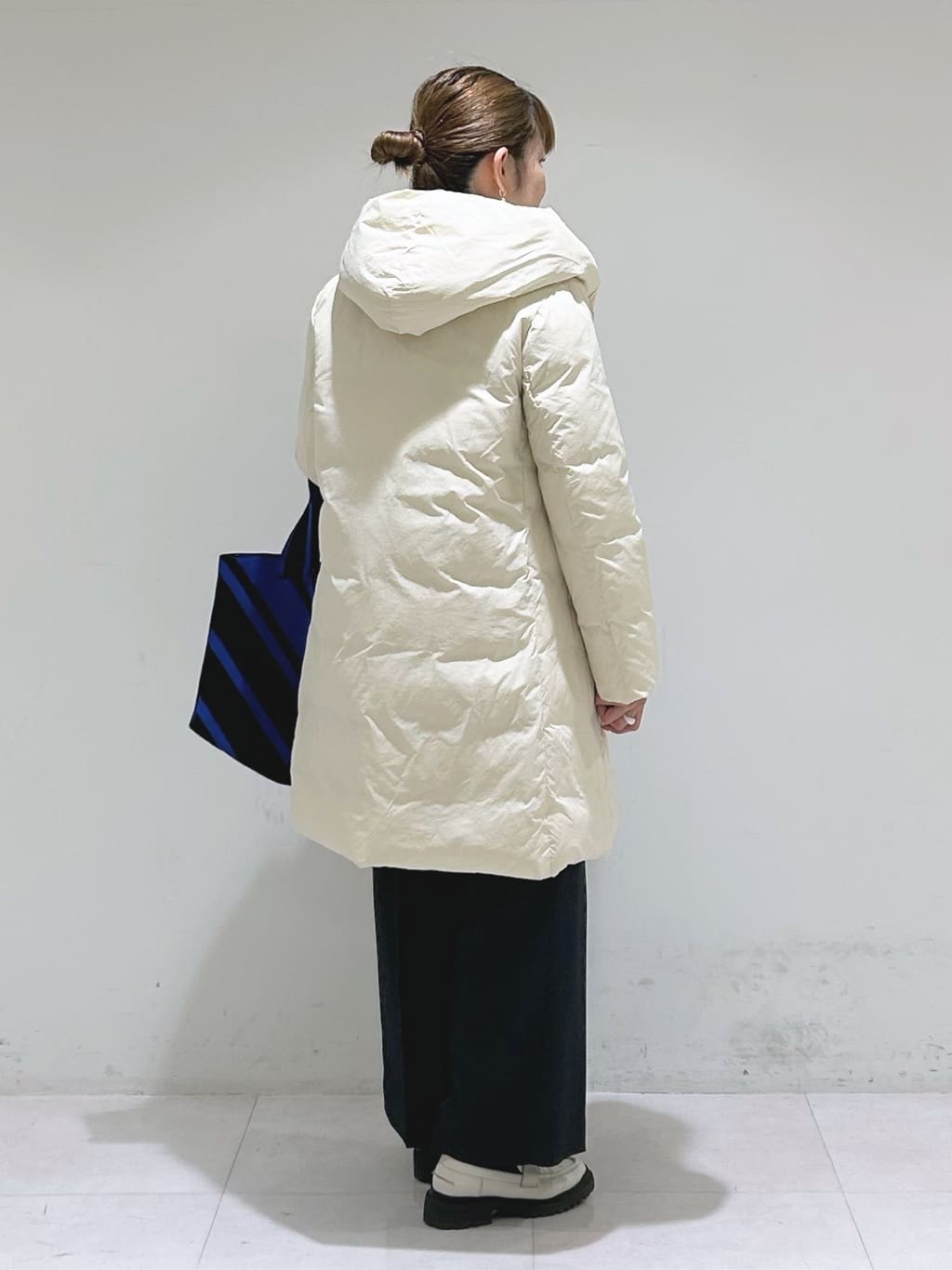 tsuyuさんの「INDIVI｜【撥水／洗える】ステッチレス ロングダウンコート」を使ったコーディネート