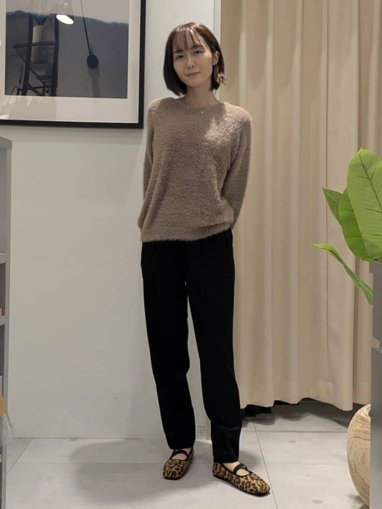 なめさんの「THE SHOP TK｜【華やかで柔らか】ふわふわフェザーニット/洗える・前後2WAY」を使ったコーディネート