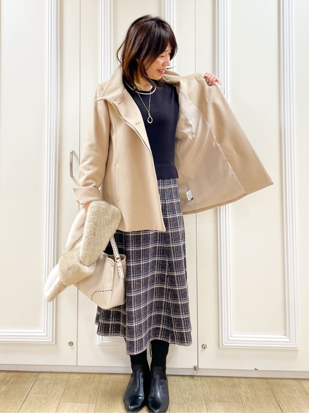 めいさんの「Reflect｜【SS-4Lサイズ／衿が顔に当たらない◎】スタンドネックミドルコート」を使ったコーディネート