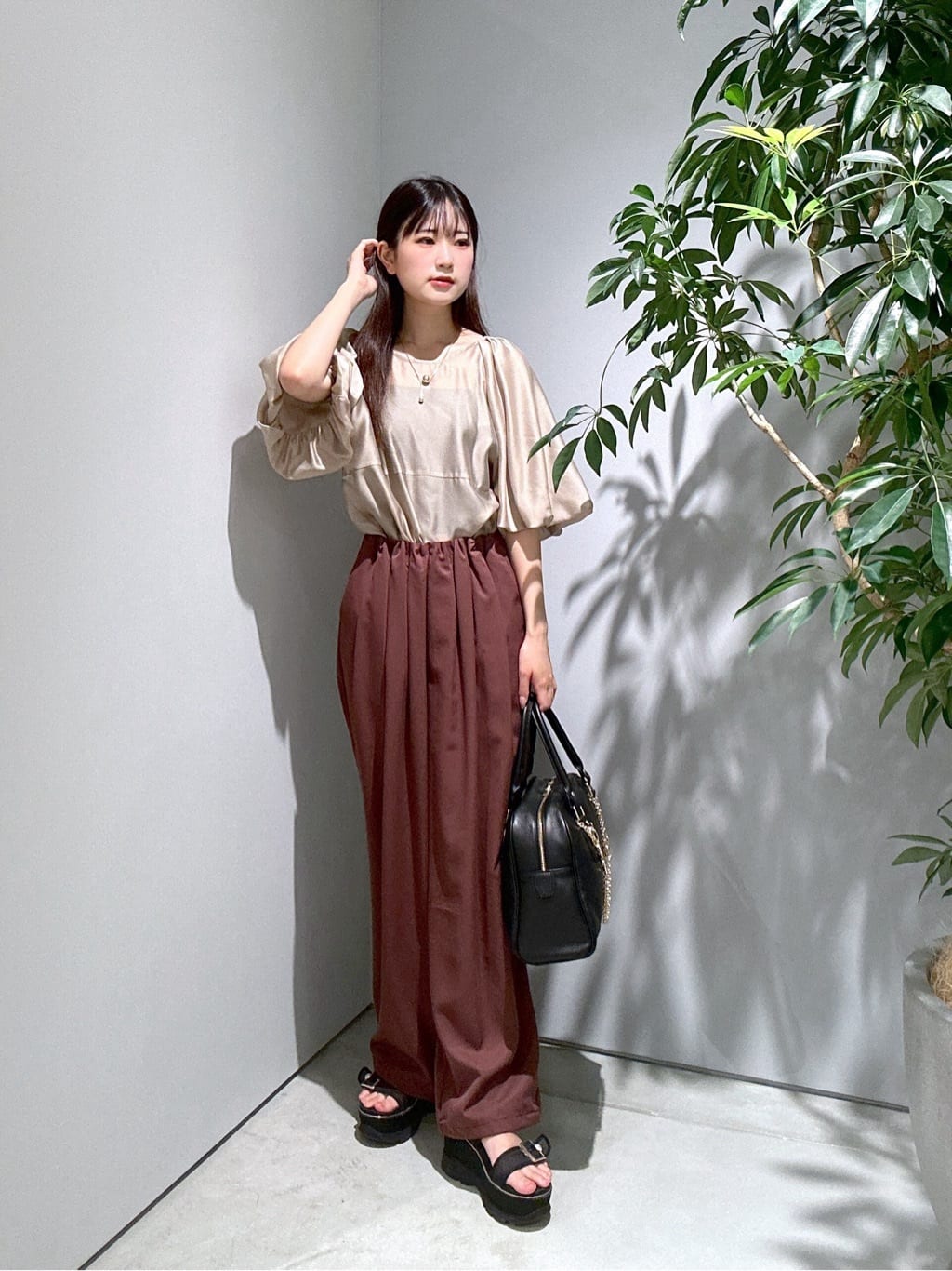 Renoさんの「INDIVI｜ボリュームスリーブブラウス」を使ったコーディネート