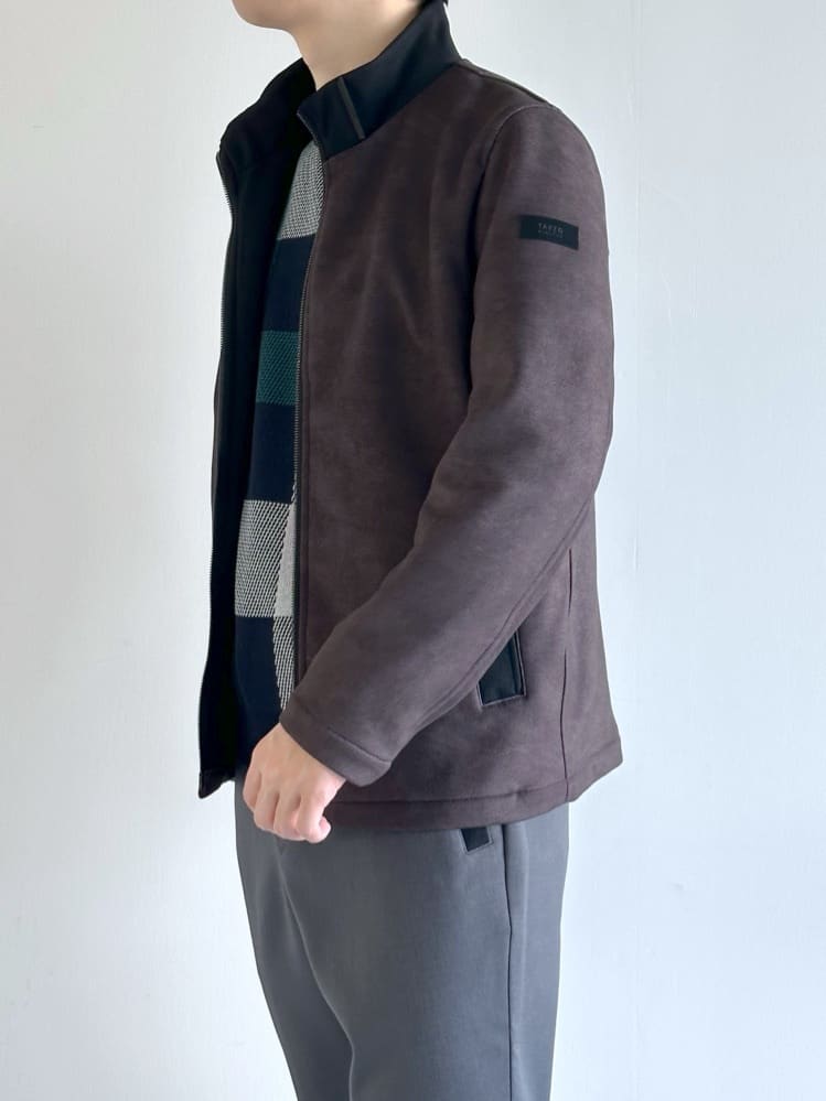 イッシーさんの「TAKEO KIKUCHI｜【JUST ONE LAYER】ダウンファブリック ジップアップ フード ブルゾン」を使ったコーディネート