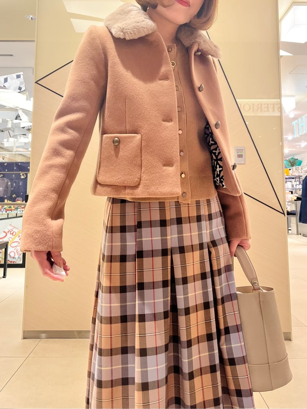 yahataさんの「DRESSTERIOR｜◆チェックタックソフトプリーツスカート」を使ったコーディネート