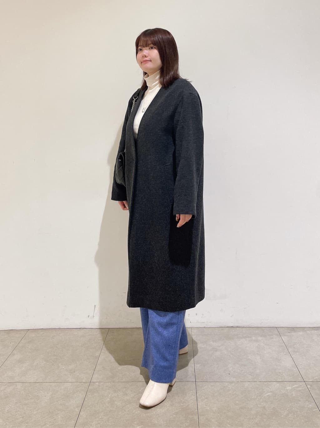 emikaさんの「INDIVI｜【軽量／ウール混】ライトフォルム ロングコート」を使ったコーディネート