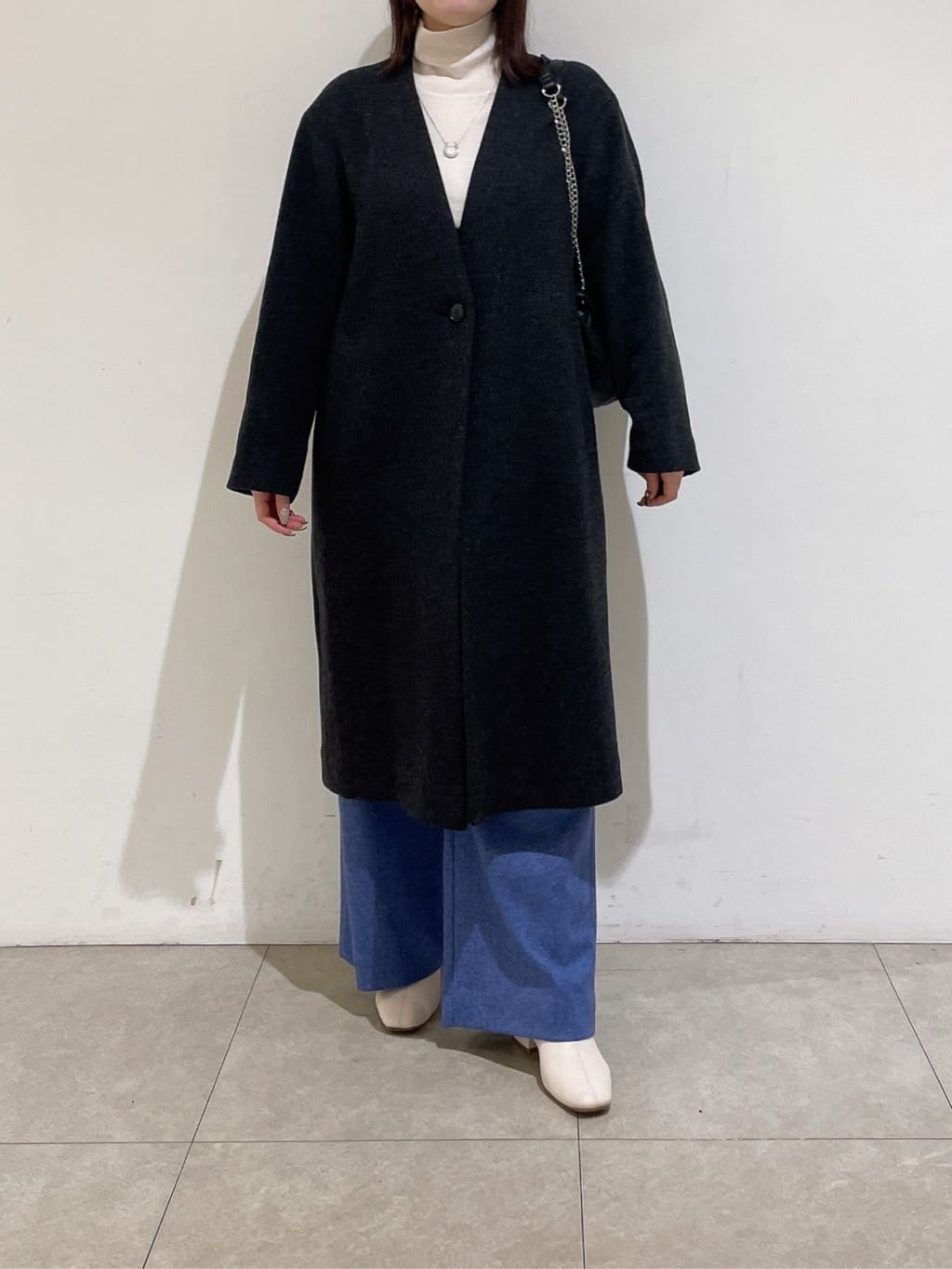 emikaさんの「INDIVI｜【軽量／ウール混】ライトフォルム ロングコート」を使ったコーディネート