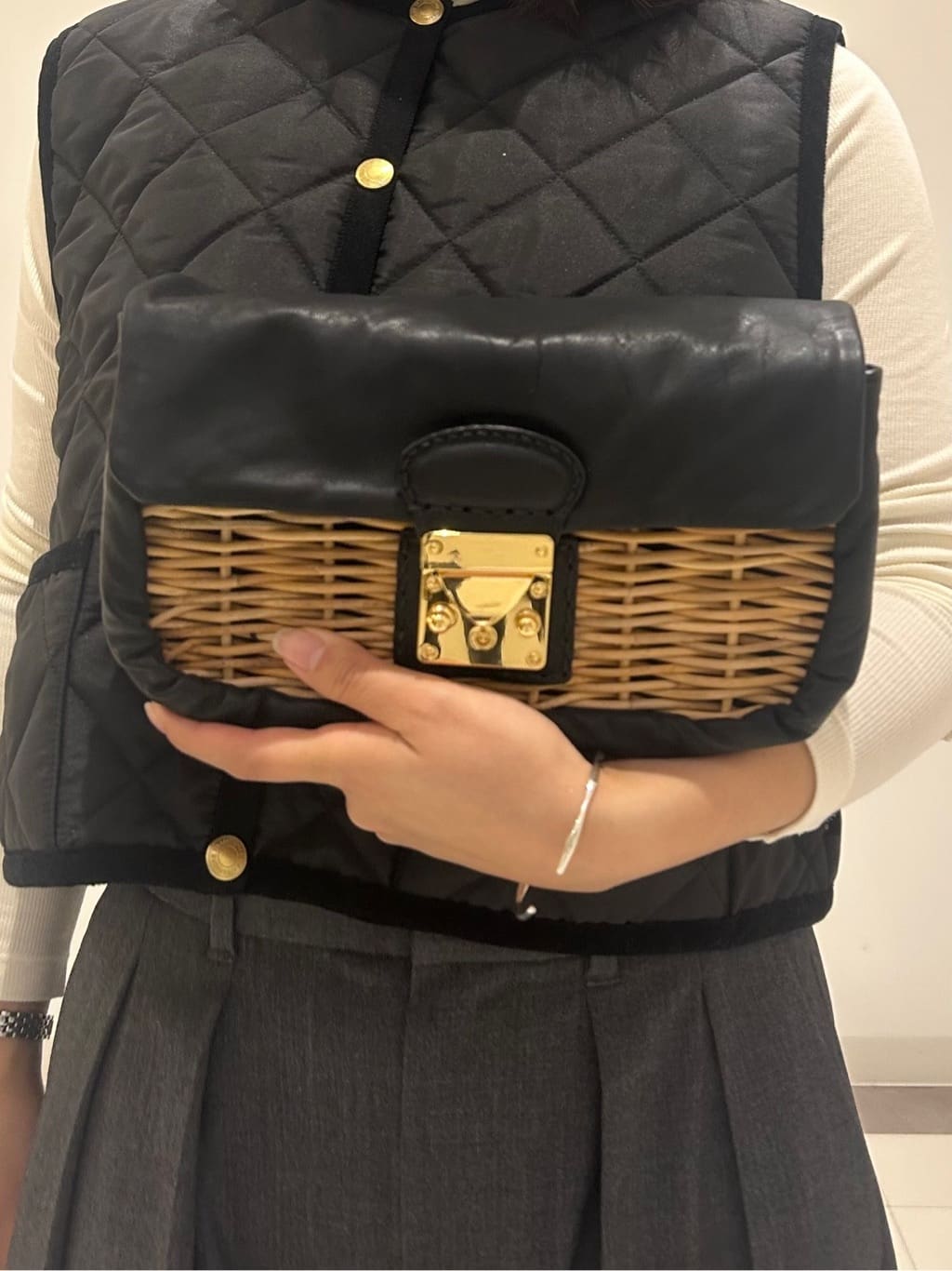とりみさんの「DRESSTERIOR｜【インナー使いに最適/しっとり暖かな吸湿発熱素材】タートルネックプルオーバー」を使ったコーディネート