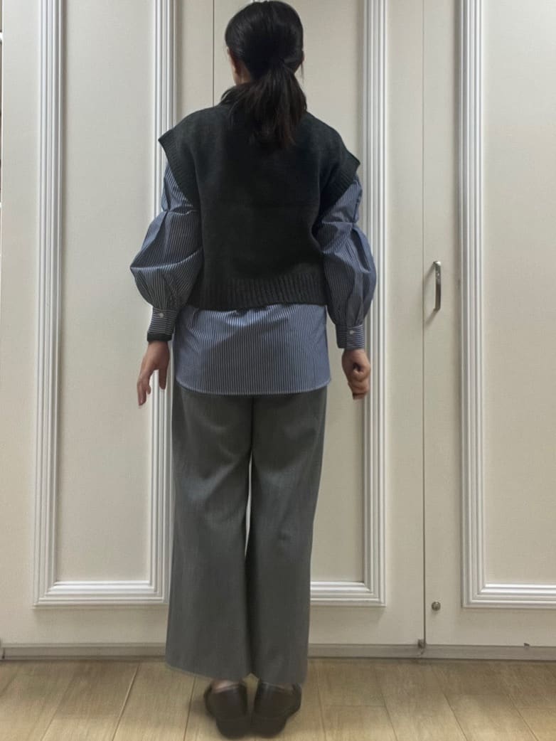 KAOさんの「Reflect｜【単品使い◎】ニットベスト＋シャツセット」を使ったコーディネート