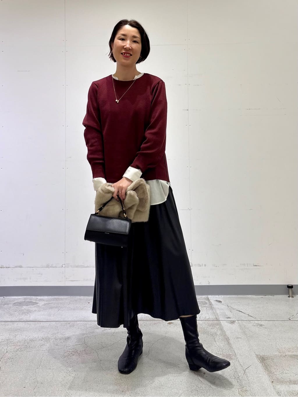 yuriさんの「INDIVI｜レザー調ギャザースカート」を使ったコーディネート