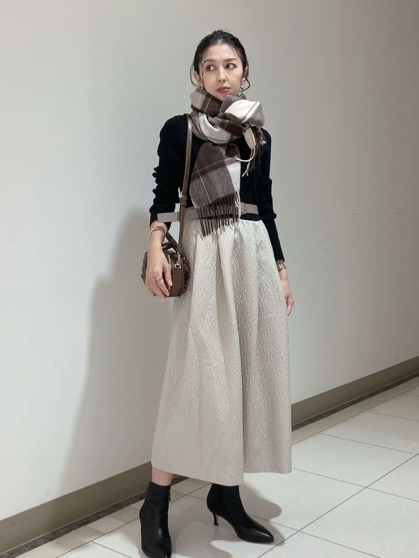 環さんの「UNTITLED｜【大人フェミニン/トレンド】ニット&times;ジャカード ドッキングワンピース」を使ったコーディネート