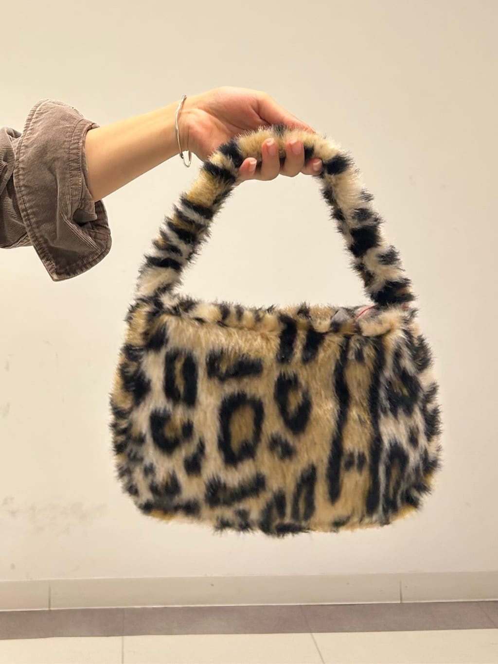 とりみさんの「DRESSTERIOR｜【洗える/抜け感】コーデュロイガーメントダイシャツ」を使ったコーディネート