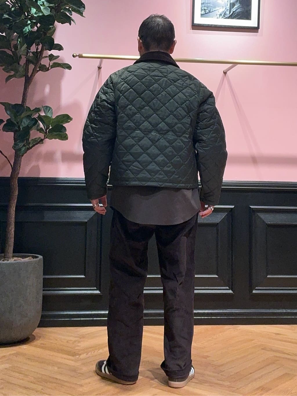 torigoeさんの「DRESSTERIOR｜オーバーラップサークルシルクスカーフ」を使ったコーディネート