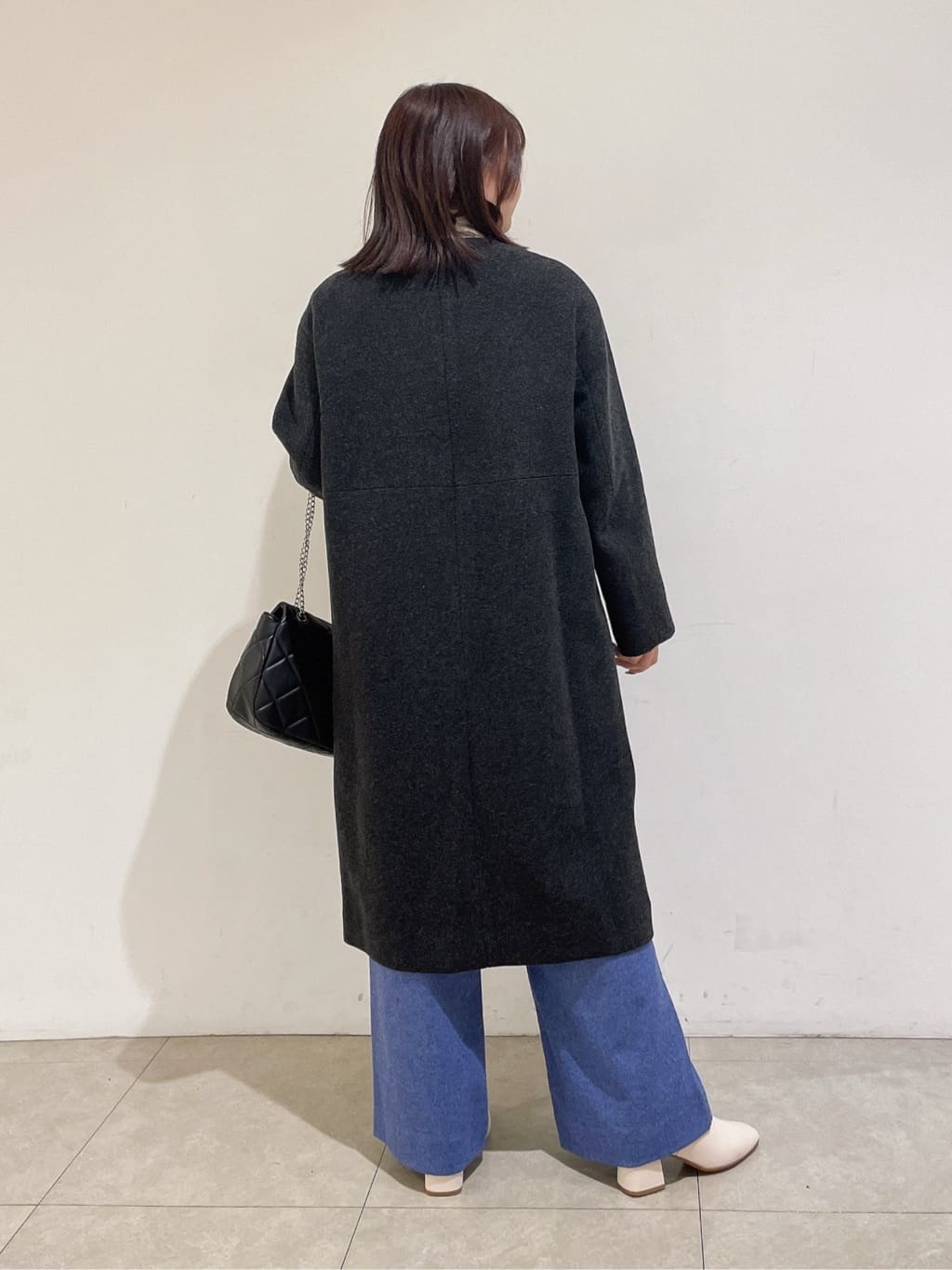 emikaさんの「INDIVI｜【軽量／ウール混】ライトフォルム ロングコート」を使ったコーディネート
