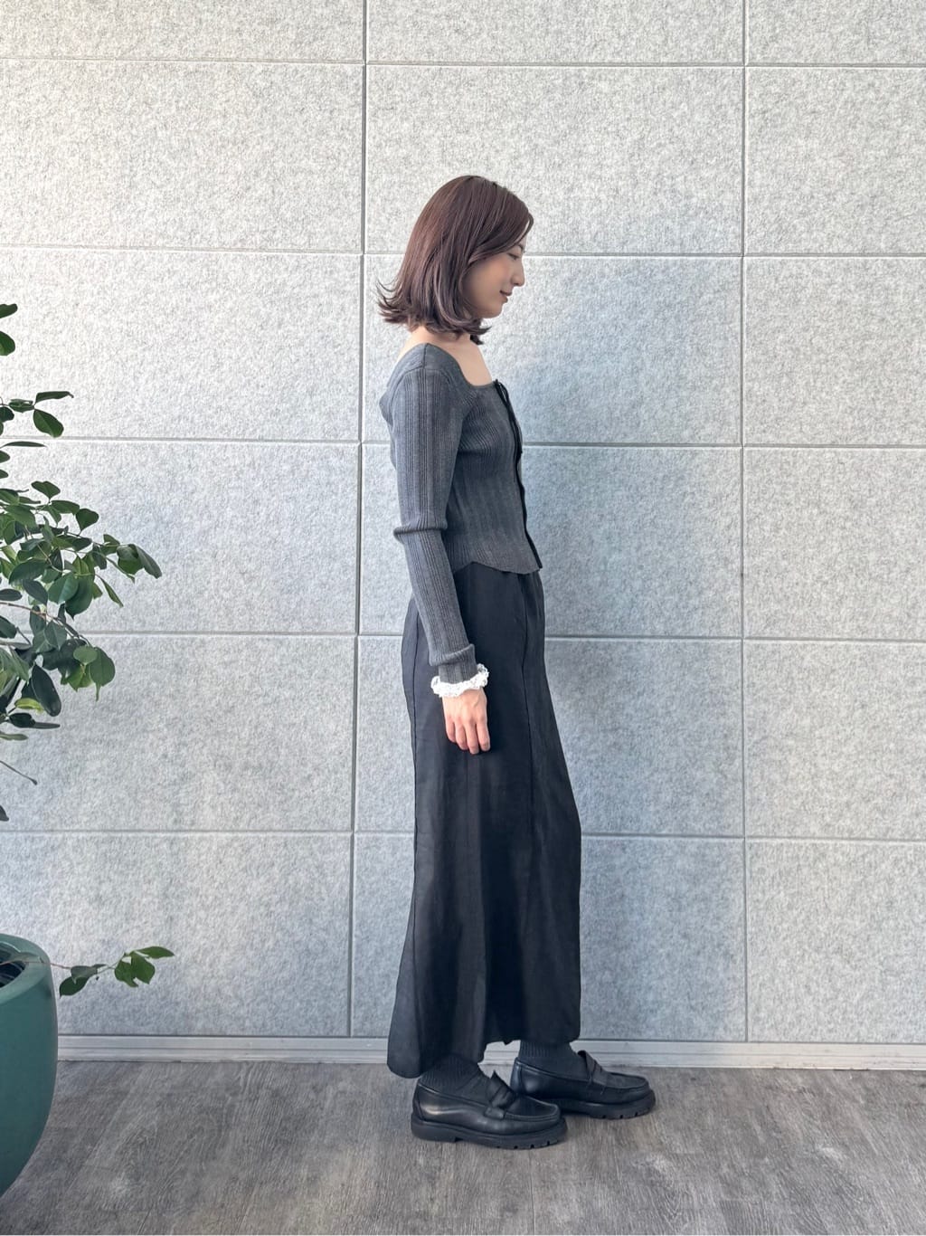 uchi__yamaさんの「CODE A｜pencil sheer skirt」を使ったコーディネート