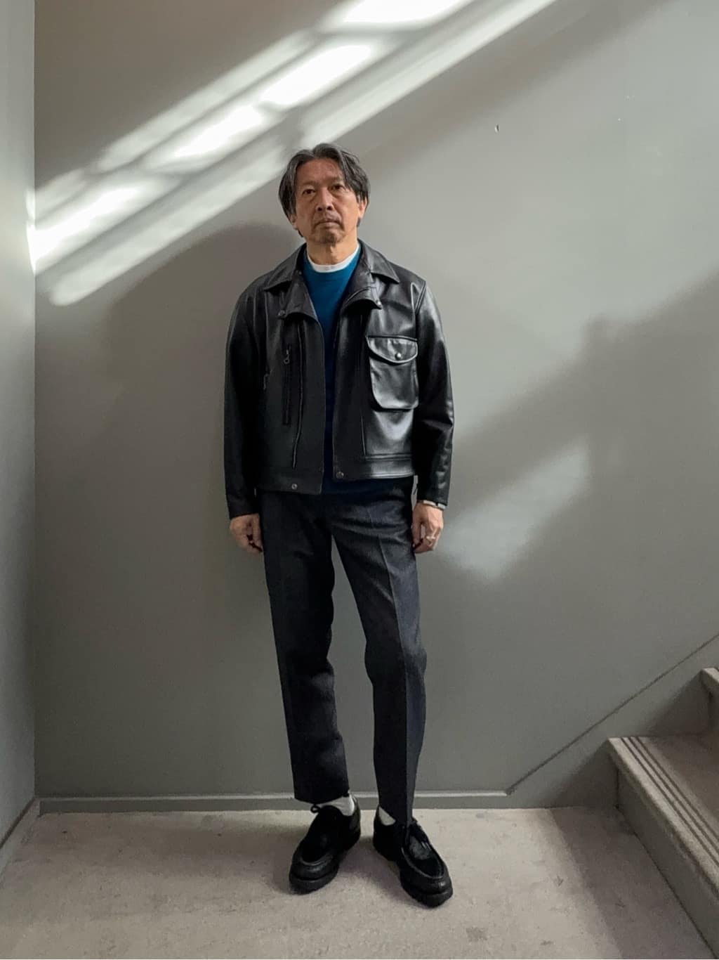 デザイナーTAKEman さんの「TAKEO KIKUCHI｜【Air Palette Knit】ワンポイント カラーニット プルオーバー」を使ったコーディネート