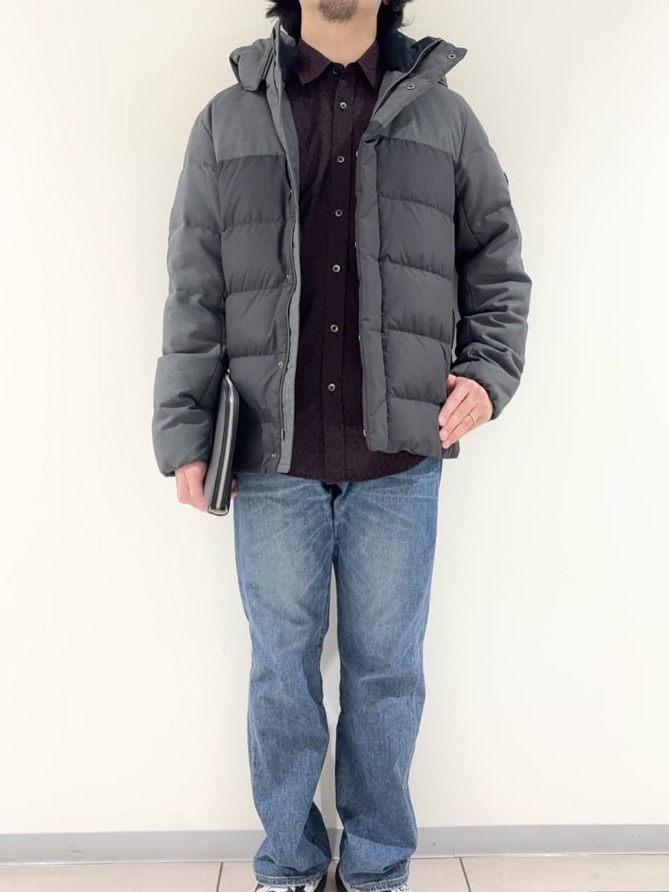 及川さんの「TAKEO KIKUCHI｜カラーコンビ ダウンブルゾン」を使ったコーディネート