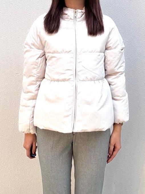 mihaさんの「index｜KAWADAダウンペプラムショートコート【撥水／洗濯機OK／静電気防止裏地】」を使ったコーディネート