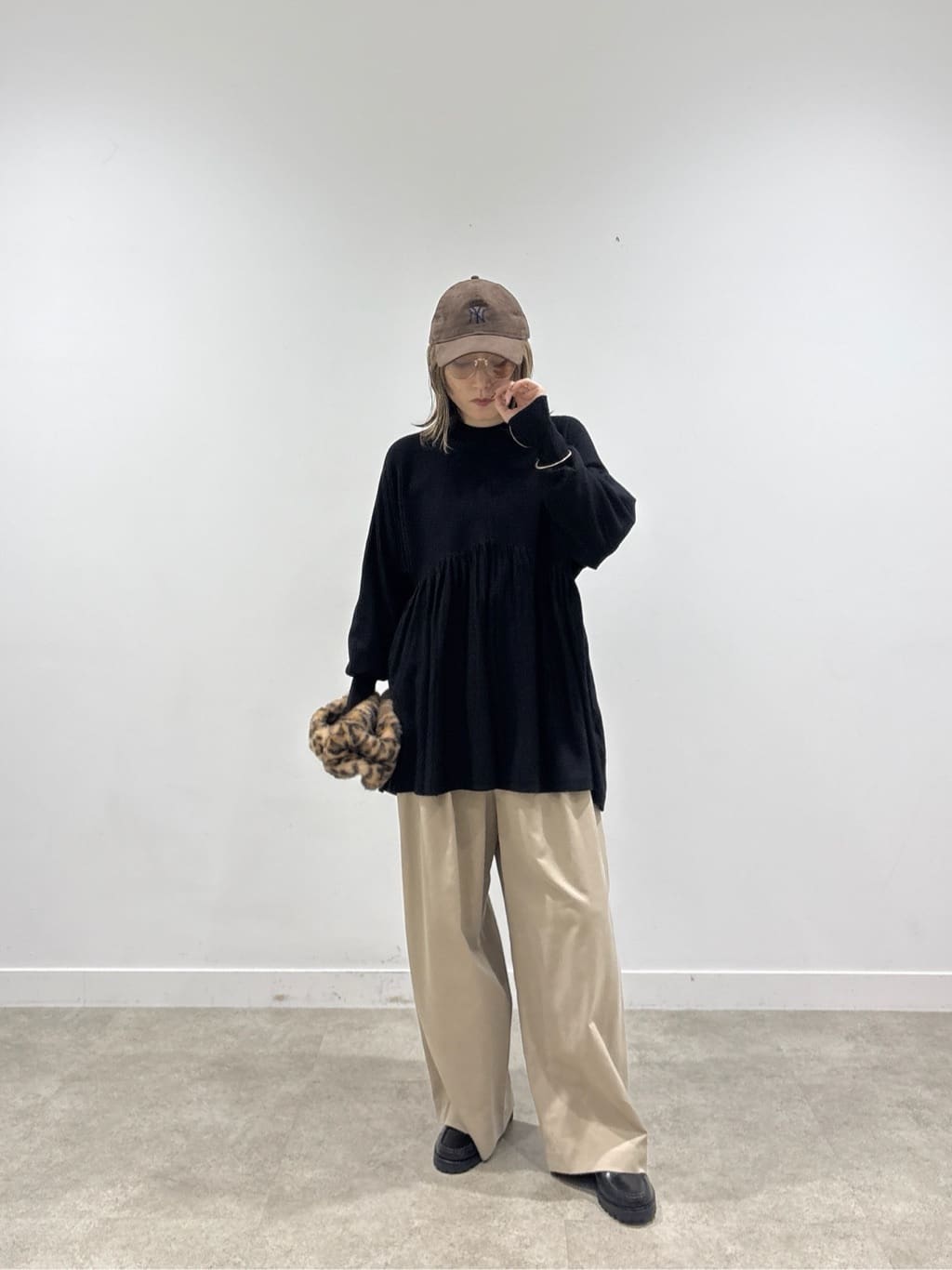 kotakiさんの「INDIVI｜【再入荷】ペプラムハイネックニット」を使ったコーディネート