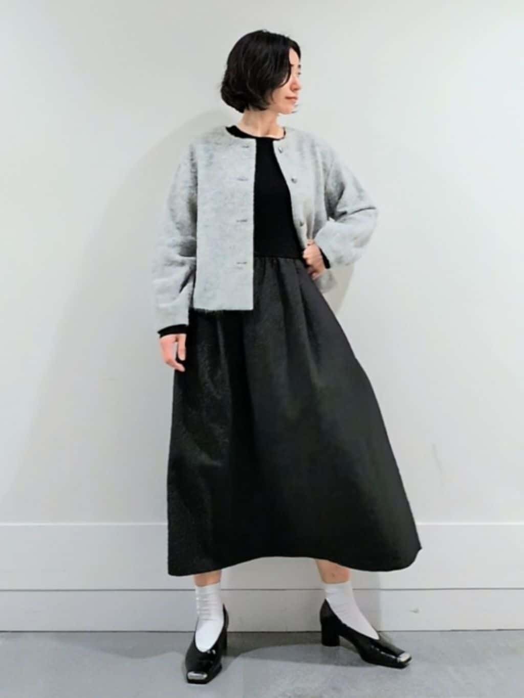 ミズタさんの「UNTITLED｜【ジャケット風/メタルボタン】アルパカ混シャギーカーディガン」を使ったコーディネート