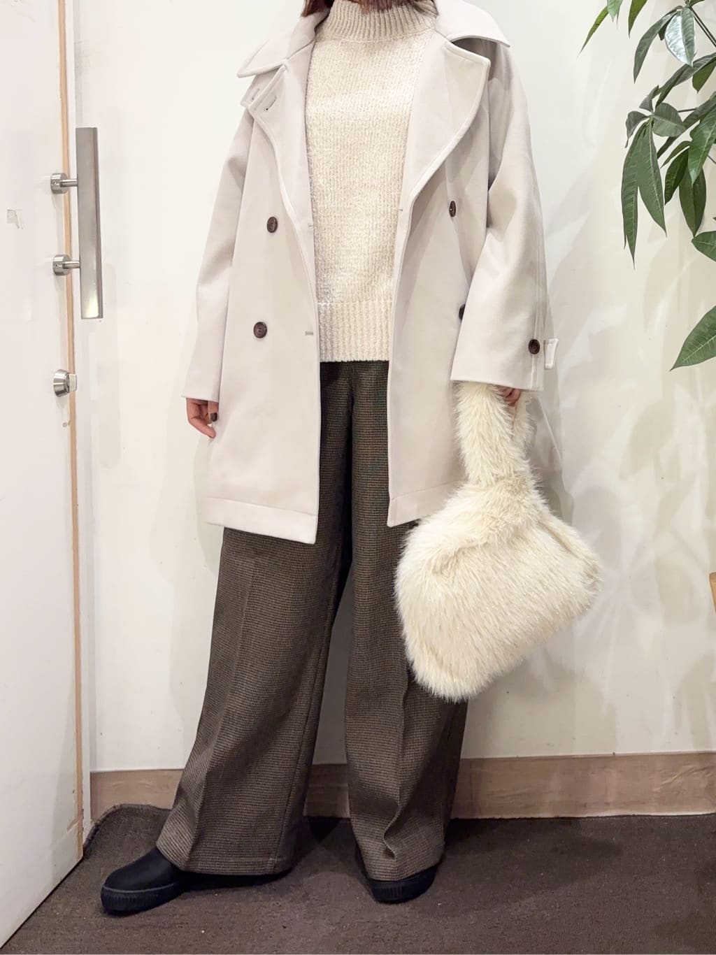 宗形さんの「SHOO･LA･RUE｜ラメ入りファートートバッグ」を使ったコーディネート
